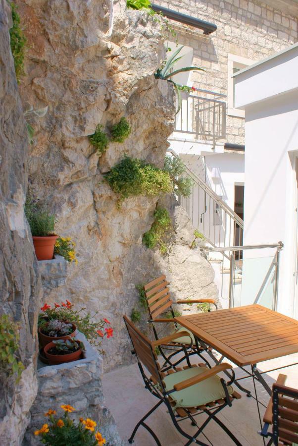 Apartments Iva Und Franka Omiš Εξωτερικό φωτογραφία