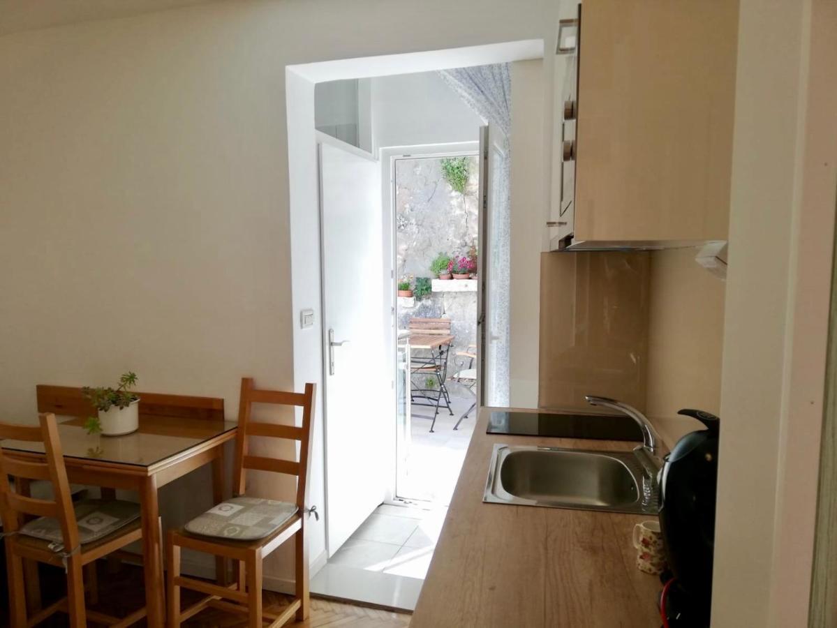 Apartments Iva Und Franka Omiš Εξωτερικό φωτογραφία